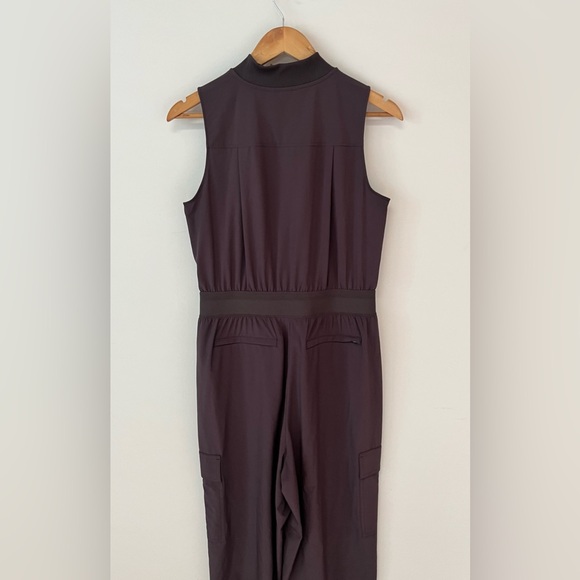 Athleta Women's Brooklyn Utility Jumpsuit Size 8 Half Zip Cargo Pockets - Picture 10 of 13